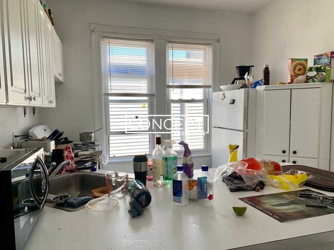 530 Cambridge St, Unit 1 in Boston, MA - Foto de edificio - Building Photo