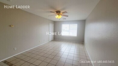 10236 W Leander Dr in Arizona City, AZ - Building Photo - Building Photo