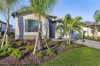 20716 Napa Loop in Estero, FL - Foto de edificio - Building Photo