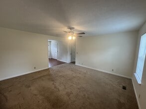 9948 Stewarts Ferry Pike in Lebanon, TN - Building Photo - Building Photo