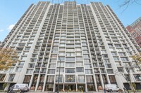 3200 N Lake Shore Dr in Chicago, IL - Building Photo - Building Photo