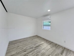 8852 NW 108th St in Hialeah Gardens, FL - Building Photo - Building Photo