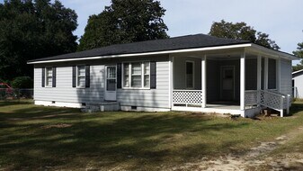 146 Mills Rd in Lexington, SC - Building Photo