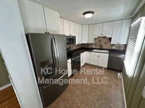 9100 Western Hills Dr in Kansas City, MO - Building Photo - Building Photo