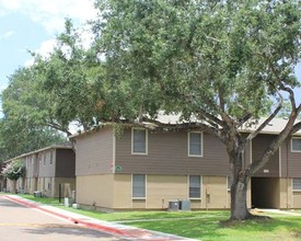 Treemont Apartments in Victoria, TX - Building Photo - Building Photo