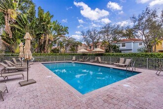 1734 Royal Palm Way in Hollywood, FL - Building Photo - Building Photo
