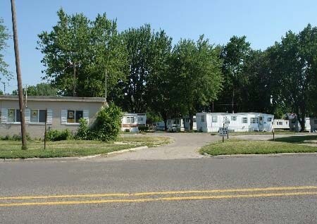 Liberty Mobile Home Park in Toledo, OH - Foto de edificio - Building Photo