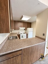 2200 Woodside Ln in Sacramento, CA - Building Photo - Building Photo