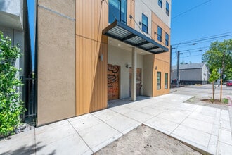 1915 S St in Sacramento, CA - Building Photo - Building Photo