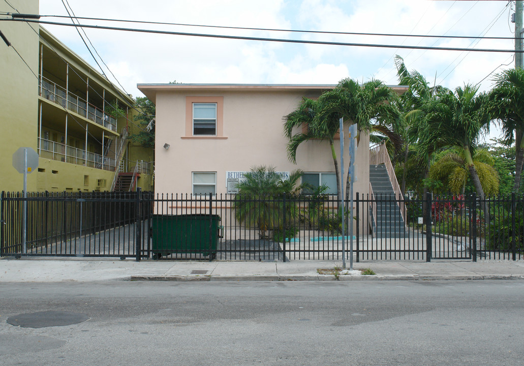 269 NW 8th St in Miami, FL - Building Photo