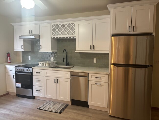 property at 511 Queen Ave NE
