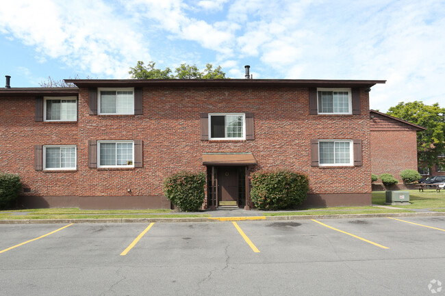 Carriage House in Syracuse, NY - Building Photo - Building Photo