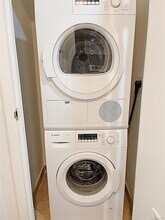 12-15-15 Broadway, Unit 603 in Queens, NY - Foto de edificio - Building Photo