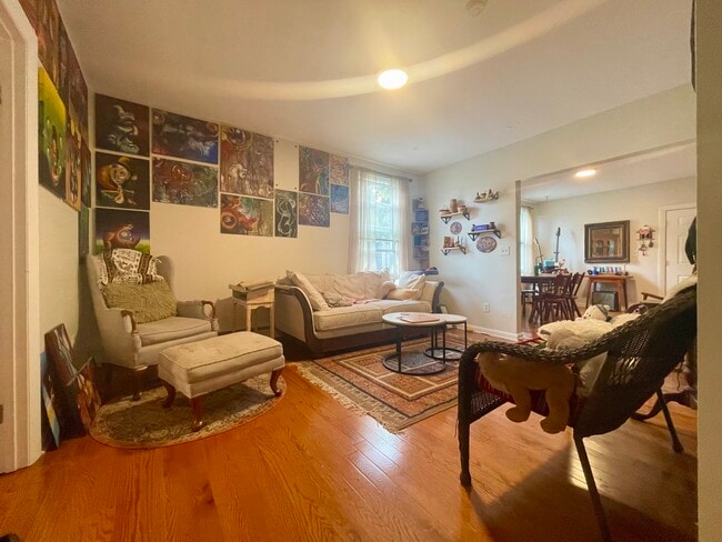 75 Putnam St, Unit 1 in Boston, MA - Building Photo - Building Photo