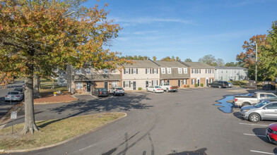 Riverstone I in Chesapeake, VA - Foto de edificio - Building Photo