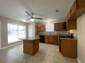 3611 Shadow Trail in Houston, TX - Building Photo - Building Photo