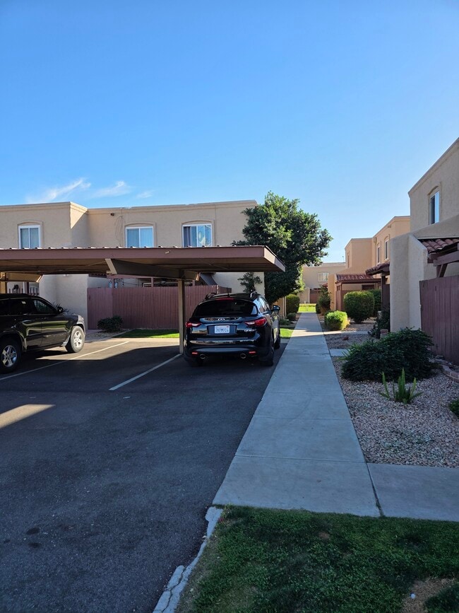 1005 E Northern Ave in Phoenix, AZ - Foto de edificio - Building Photo