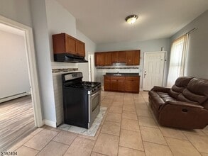 208 Geneva St in Elizabeth, NJ - Building Photo - Building Photo
