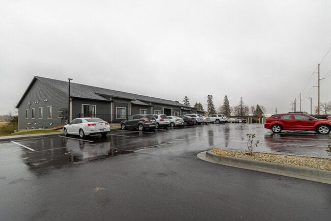 1570 Stadium Ln, Unit 1 in Mankato, MN - Building Photo - Building Photo