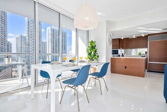 485 Brickell Ave in Miami, FL - Building Photo - Building Photo