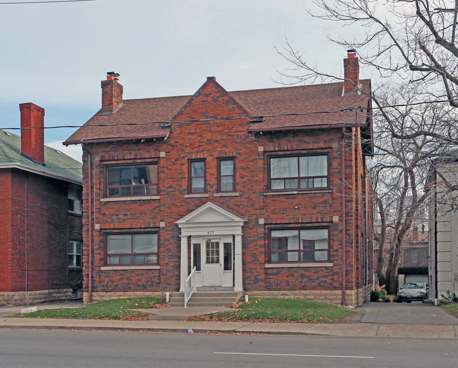 977 Avenue Rd in Toronto, ON - Building Photo