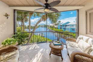 3901 SE St Lucie Blvd in Stuart, FL - Building Photo