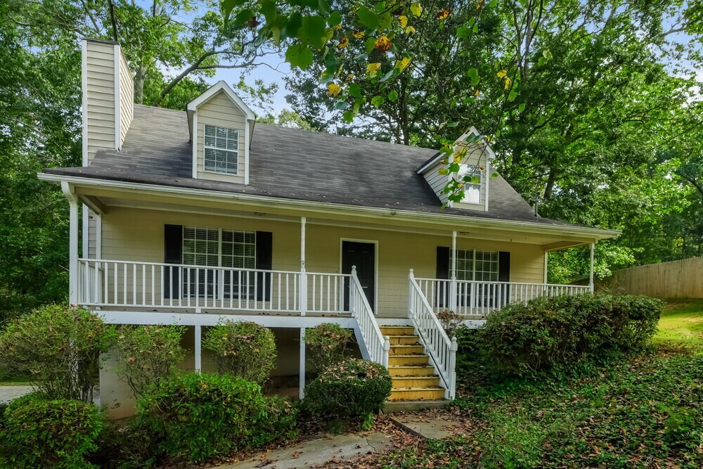 4162 Sterling Pointe Dr in Douglasville, GA - Building Photo