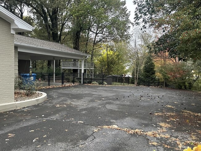 1310 Wells Blvd in Murray, KY - Building Photo - Building Photo