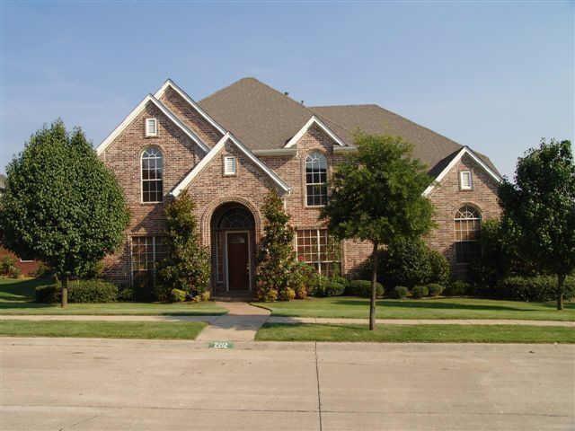 2212 Clearspring Dr S in Irving, TX - Building Photo