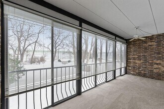 7200 Cahill Rd, Unit 3-0317 in Edina, MN - Building Photo - Building Photo