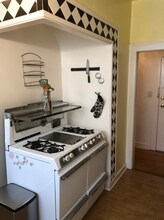 1935 N Vermont Ave in Los Angeles, CA - Building Photo - Building Photo