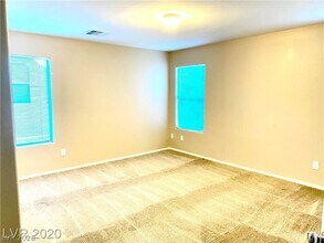 11986 S Snow Bank Ln in Las Vegas, NV - Building Photo - Building Photo
