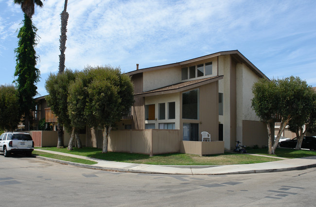 5094 Pearce St in Huntington Beach, CA - Building Photo - Building Photo