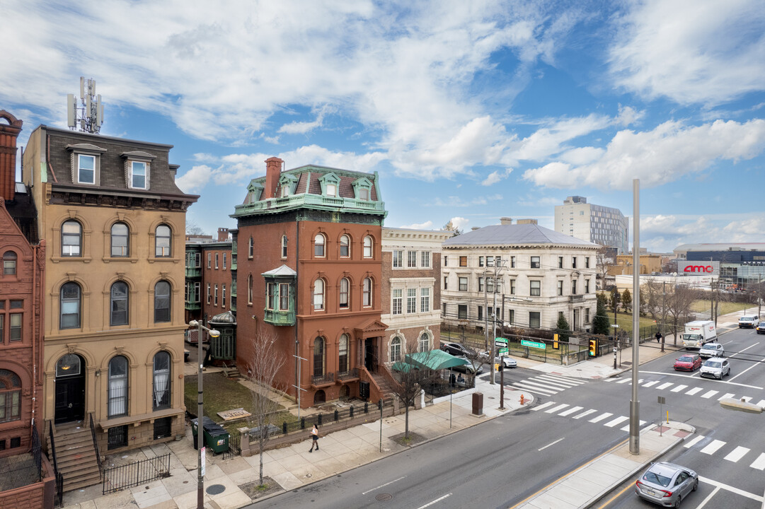 1438 N Broad St in Philadelphia, PA - Foto de edificio