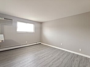 308 Main St in Darby, PA - Foto de edificio - Building Photo