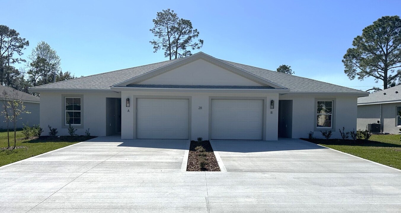 28 Rainstone Ln in Palm Coast, FL - Building Photo
