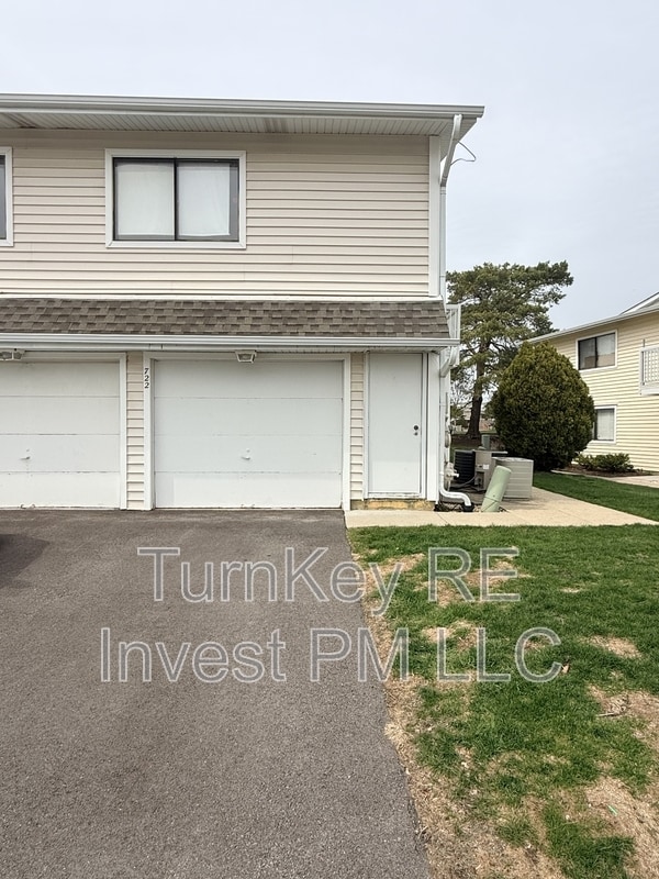 property at 722 Whitesail Dr