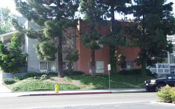 Racquet Club Luxury Apartments in La Mesa, CA - Building Photo - Building Photo