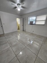 3831 SW 11th St in Fort Lauderdale, FL - Building Photo - Building Photo