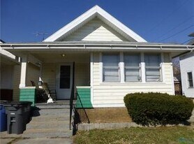 421 Austin St in Toledo, OH - Building Photo