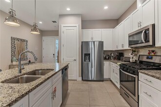 2664 Sunrise Shores Dr in Kissimmee, FL - Building Photo - Building Photo