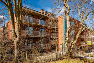 5760 Decelles Av in Montréal, QC - Building Photo - Building Photo