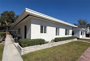 887 80th St in Miami Beach, FL - Building Photo