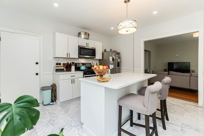 51 Massachusetts Ave in Somerville, MA - Building Photo - Building Photo