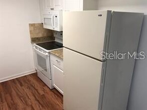 712 Isleton Dr in Brandon, FL - Building Photo - Building Photo