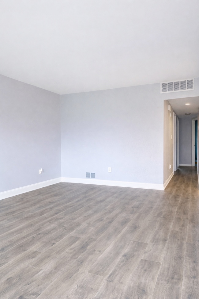 2105 Council Ave in Lincoln Park, MI - Building Photo - Building Photo