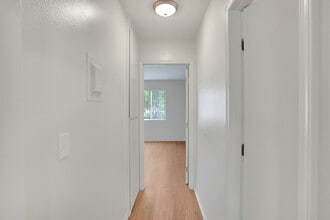 Beachside Apartments in Anaheim, CA - Building Photo - Interior Photo