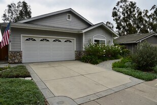 11875 Handrich Dr in San Diego, CA - Building Photo