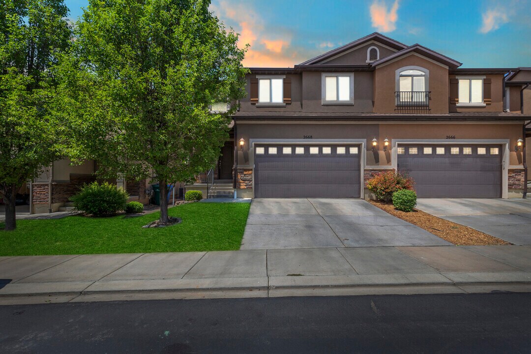 2668 Cottonwood Dr in Lehi, UT - Building Photo