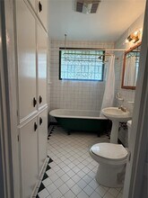 1702 Dunlavy St in Houston, TX - Building Photo - Building Photo